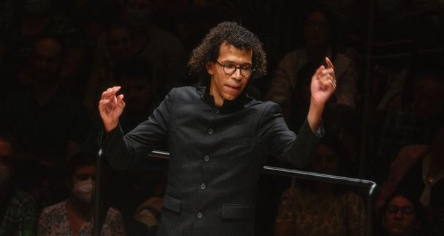 Jonathon Heyward Renews Contract as Renée and Robert Belfer Music Director of the Festival Orchestra of Lincoln Center Through 2029 